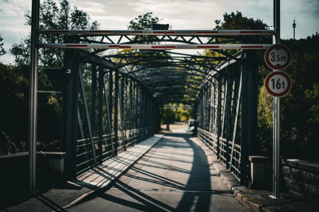 Stahlbrücke, Durchblick