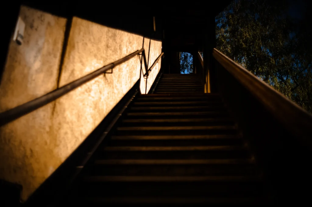 Treppe bei Nacht